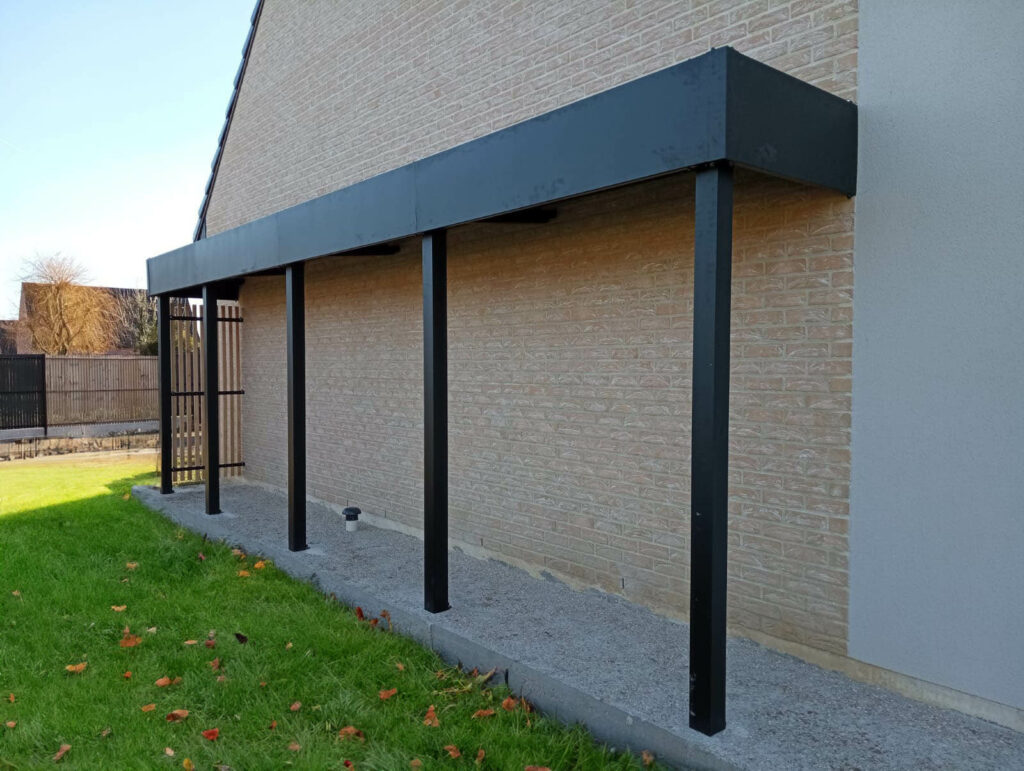 Abris ouvert en meleze réalisé à Lille