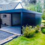 Réalisation d'un Carport Semi-Fermé à Lille avec un abris de Jardin vue de face