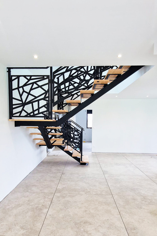 Escalier Miro avec Rampe découpe Laser 'Tokyo'