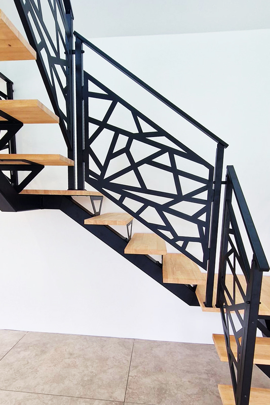 Escalier Miro avec Rampe découpe Laser 'Tokyo' vue en détail