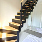 Escalier Mondrian contre marche pleine