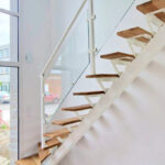 Escalier modele miro avec Garde Corps et rampe en Verre