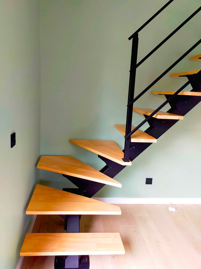 Escalier Bois et Métal fabriqué à Lille vue du quart tournant