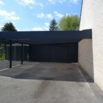 Carport alu sur mesure semi-fermé à Béthune vue de face