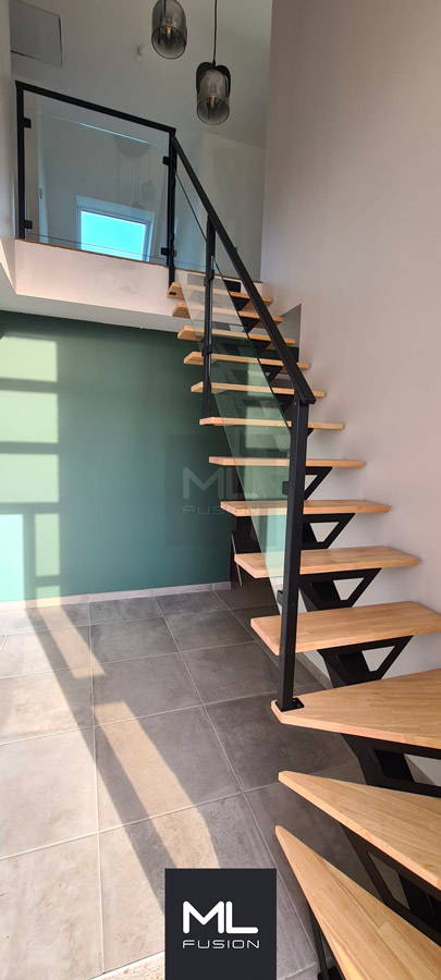 Escalier Miro ebn métal et bois installé chez un client à Armentières
