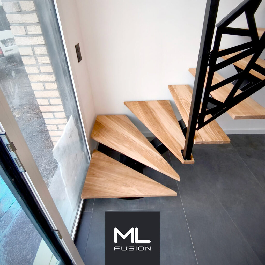 Escalier Quart tournant en chene brun