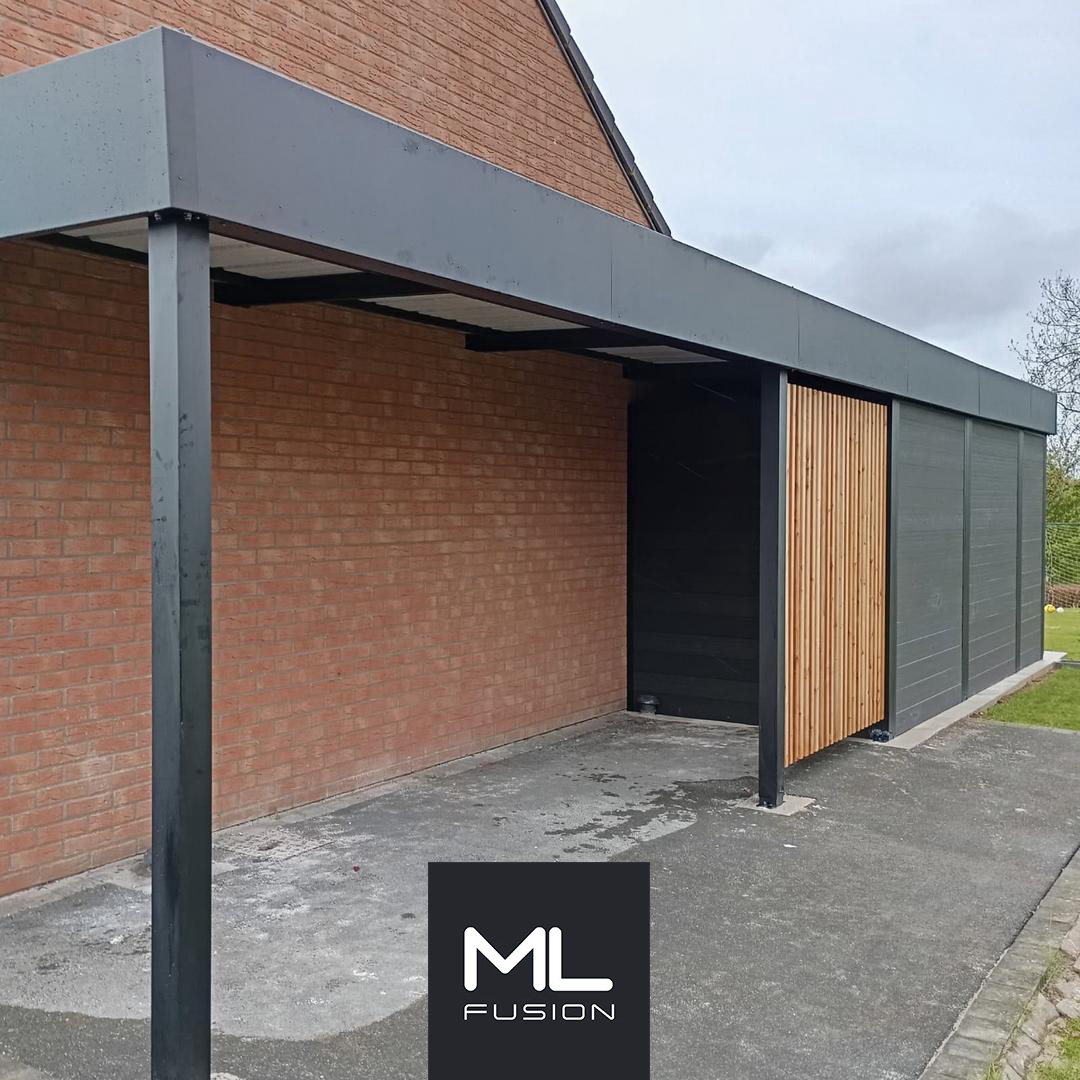 Carport en bois de mélèze avec abri de jardin