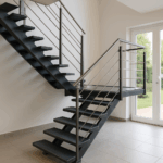 Une image d'un escalier en métal moderne installé dans une maison des Hauts-de-France, mettant en avant le design et la sécurité.