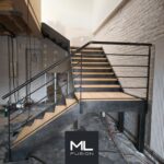 2026-04-07_escalier_quart-tournant_lisses-horizontales