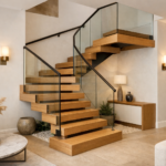 un escalier quart tournant moderne intégré dans un intérieur élégant