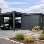 un carport intégrant un abri de jardin en aluminium, moderne, dans un cadre extérieur de Hauts-de-France