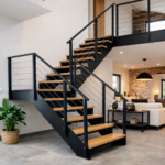 un escalier moderne intérieur en métal dans une maison des Hauts-de-France