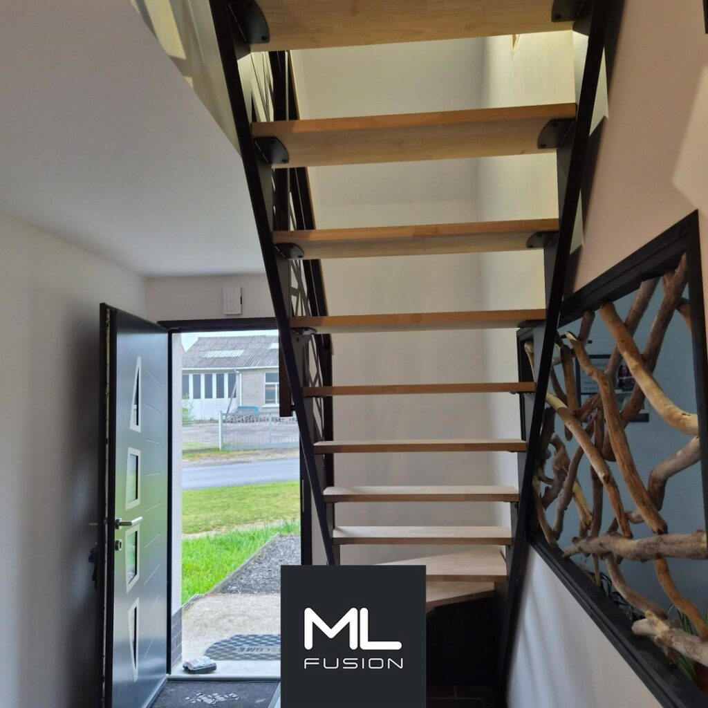 Escalier droit métal noir avec marches et palier en bois